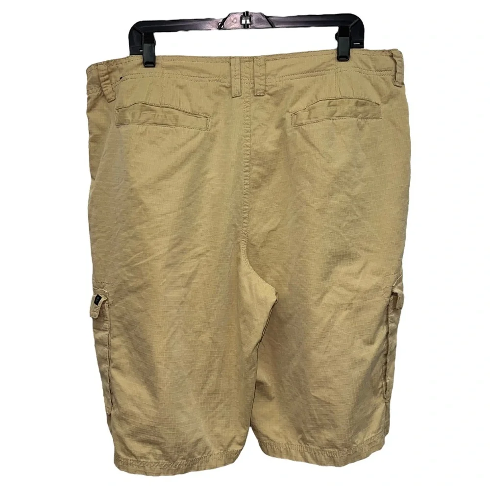 Tony Hawk Cargo Shorts Men’s Size 40 Tan Khaki Casual